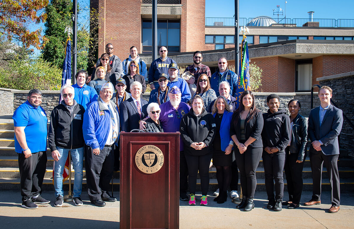 Photo of Veterans and College Staff