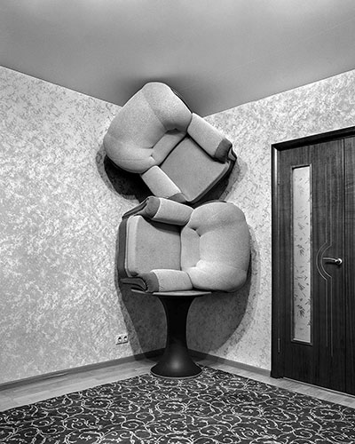 Moscow, Russia, May 17, 2017 no. 1 (archival pigment print, 20 x 16 inches, 2017) by Alex Yudzon is among the works featured in Travelers at Suffolk County Community College’s Sagtikos Art Gallery on the Michael J. Grant Campus in Brentwood. For a hi-res image, visit: https://photos.app.goo.gl/r3aA5NgsBqJjGtjo8